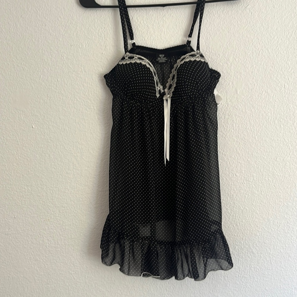 Black polka dot slip